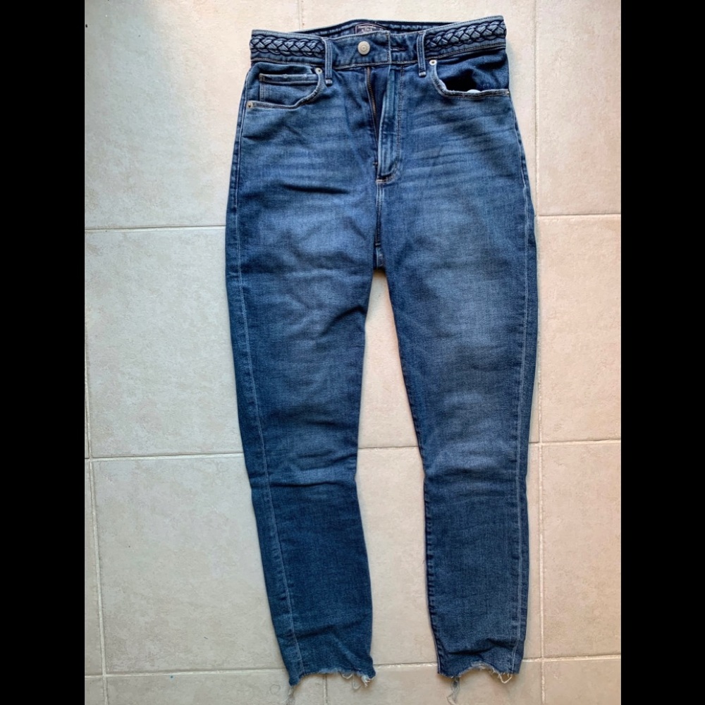 A&F Curve Love Ultra High Rise Ankle Jeans
